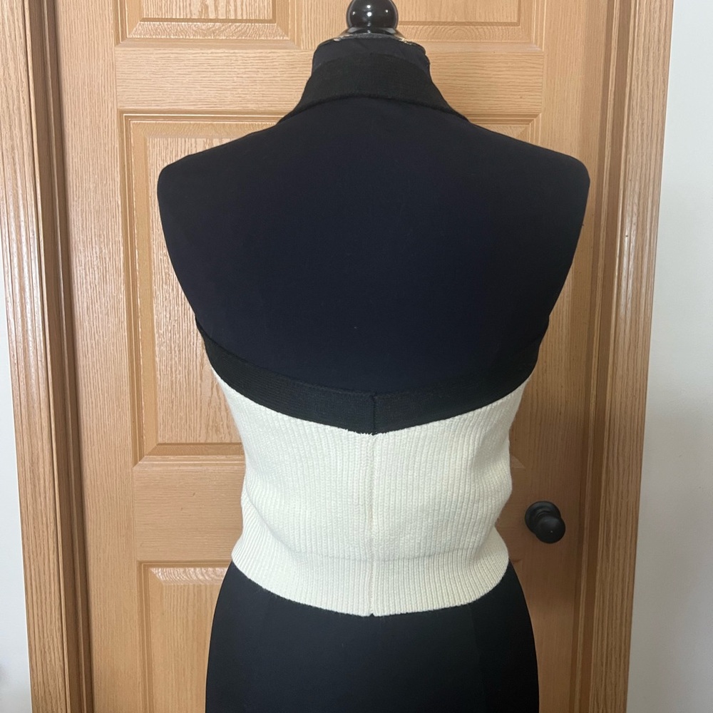 Color-Block Cutout Ribbed Sweater Set - Picture 5 of 7